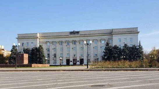 Із будівлі ОДА в Херсоні зник російський прапор (відео)