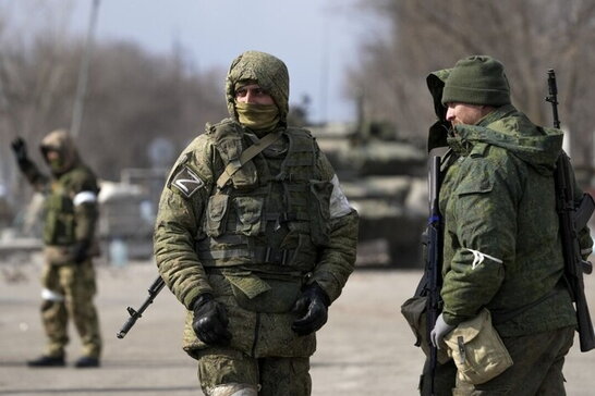 Російські загарбники вирили окопи на лівобережжі Дніпра на Херсонщині – супутникові знімки