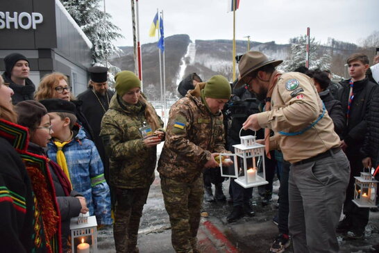 Вифлеємський вогонь миру вже на Закарпатті - Держприкордонслужба (фото)