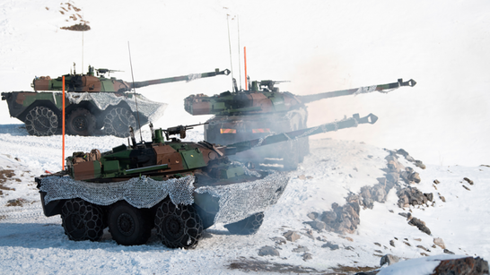 Макрон пообіцяв Зеленському колісні танки AMX-10 RC та бронемашини Bastion