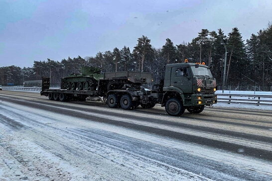 рф перекинула ще один ешелон з технікою у білорусь (відео)