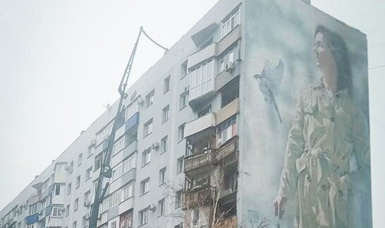 У Маріуполі окупанти знищують останній український мурал - радник мера