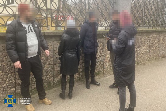 Агентура фсб "наводила" російські ракети на лікарні на півдні України: СБУ їх затримала (фото, відео)