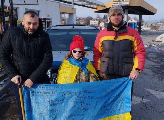 На Львівщині школярка з вадами зору зібрала для ЗСУ понад пів мільйона гривень