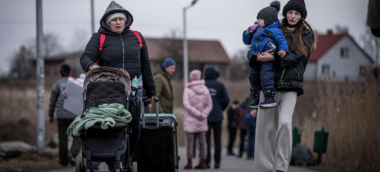 Українці в Польщі: майже 40% біженців планують залишатися в країні - опитування