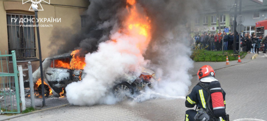 На Львівщині вщент згоріло два легкових авто