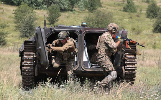 Київ був «належним чином обережний» у тому, як розгортав велику кількість людей і західну зброю - МЗС Британії