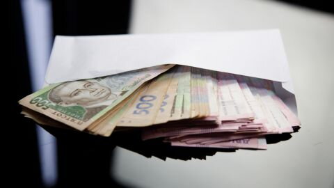 Кабмін оновив порядок виплат пенсій та грошової допомоги українцям за кордоном