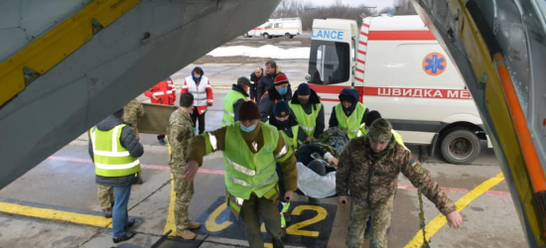 За яких умов рідні можуть супроводжувати пацієнта на лікування за кордон