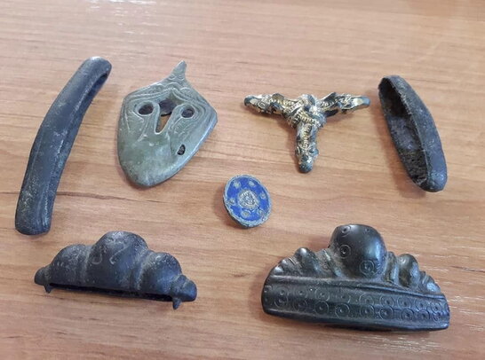 Київські митники вилучили з посилки рідкісні бронзові артефакти періоду Київської Русі