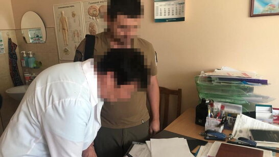 "Списала" півсотні ухилянтів: на Київщині викрили очільницю військової медкомісії