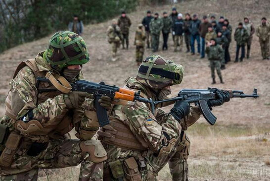 Місцеві скаржилися на шум через стрільби: Британія скоротила обсяг навчань українських військових