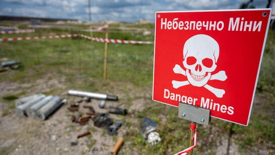Британська армія в Польщі тренує українських військових знешкоджувати міни