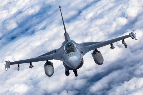 Опановування F-16 на симуляторах значно пришвидшить навчання за кордоном - Ігнат