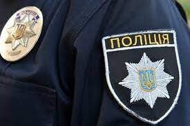 У Києві 12-річна дитина випала з багатоповерхівки: поліція встановлює обставини