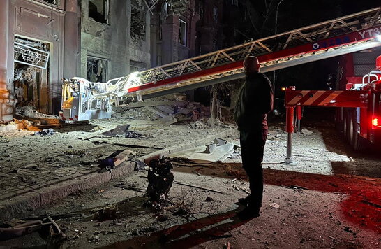 Окупанти вдарили по багатоповерхівці у Запоріжжі: є загиблі та зниклі безвісти