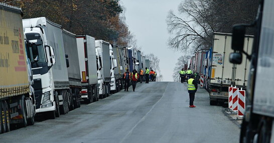 На польсько-українському кордоні в чергах близько 3300 вантажівок