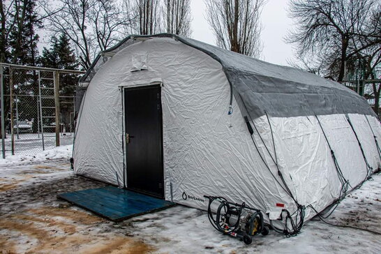 Агентство ООН у справах біженців передали рятувальникам мобільні намети