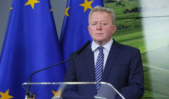 Польcький єврокомісар вимагатиме обмежень для українського цукру і м’яса птиці