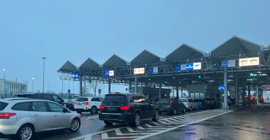 На кордоні з Польщею у черзі на виїзд з України стоять 1543 вантажівки