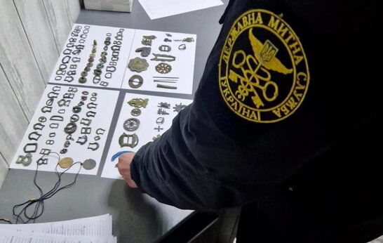 Українець намагався незаконно вивезти до Румунії понад сто археологічних знахідок