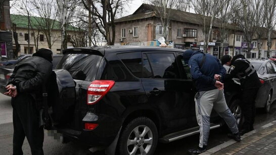 На Запоріжжі викрито групу осіб, які вимагали від дружини загиблого військового ЗСУ $10 000 США