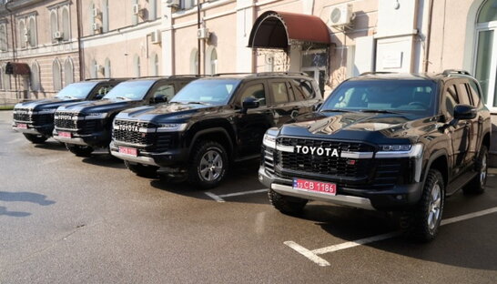 Посольство США передало в Україну шість броньованих авто