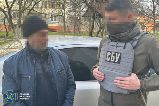 Намагався втекти за кордон: у Херсоні СБУ затримала ексохоронця російської катівні