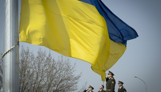 Зеленський взяв участь у піднятті прапора в Бучі та вручив нагороди