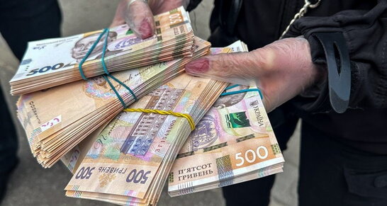 Колишня медсестра із Полтавщини організувала схему торгівлі "білими квитками"