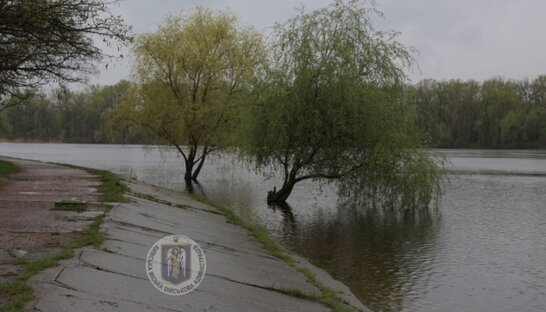 У Києві піднявся рівень води у Дніпрі