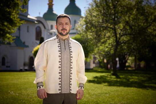 Президент привітав українців з Великоднем