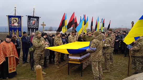 У Тернополі в могилі військового перед похованням виявили гранати