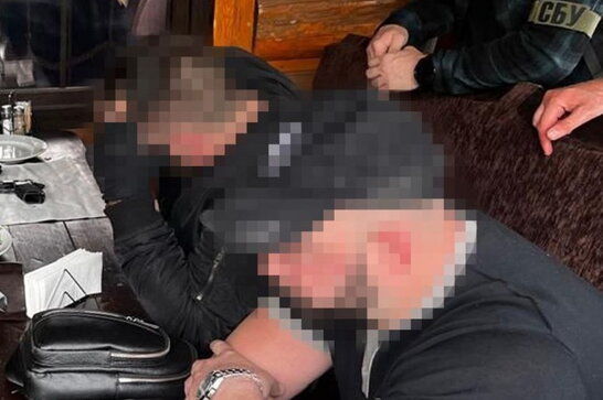 СБУ викрила ділків, які продавали ухилянтам "консульські" посвідчення для втечі за кордон