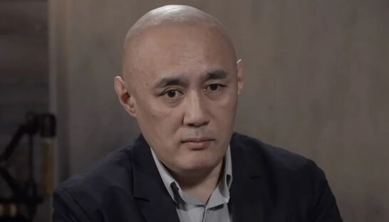 Казахський журналіст Айдос Садиков – у глибокій комі, лікарі дають 0,01% на одужання