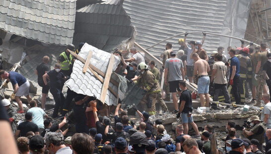 Ракетний удар по Києву: під завалами багатоповерхівки може бути ще одна дитина