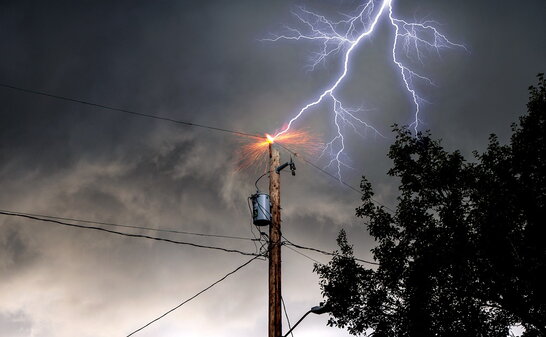 В Україні через негоду знеструмлені 93 населені пункти у чотирьох областях