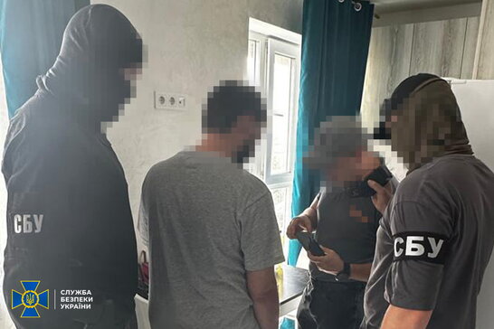 Розставляв відеопастки для коригування ударів по Києву: СБУ затримали агента РФ
