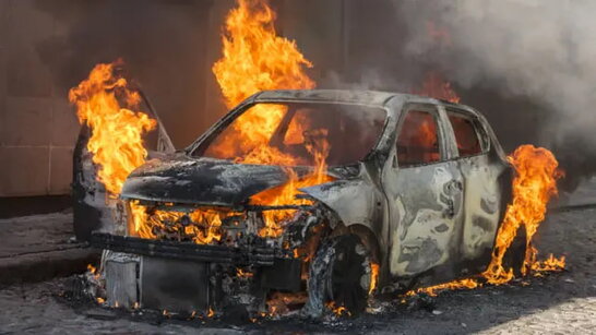 Підпали автівок ЗСУ: нардепи пропонують суворі покарання, в тому числі й для підлітків 