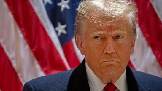 У разі відмови від долара Трамп пригрозив країнам БРІКС митом на імпорт у 100%