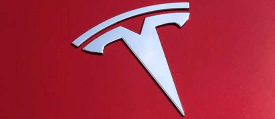 Tesla відкликає 700 тис. електромобілів через несправність системи контролю тиску в шинах