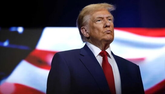 Трамп заявив, що не є шанувальником Зеленського, проте не звинувачує його у війні