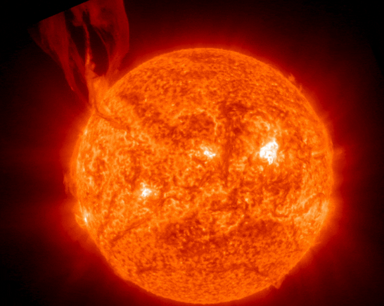 Сонце вразило новим виверженням: GOES-19 зафіксував гігантську нитку плазми