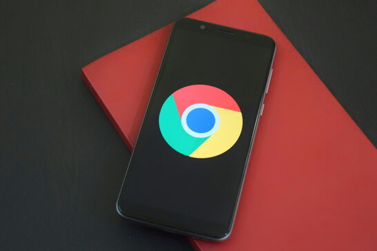 Google додала інструменти штучного інтелекту в Android і Chrome для людей із порушеннями зору та слуху
