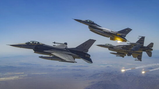Український F-16 зазнав аварії під час повітряного бою — льотчик катапультувався