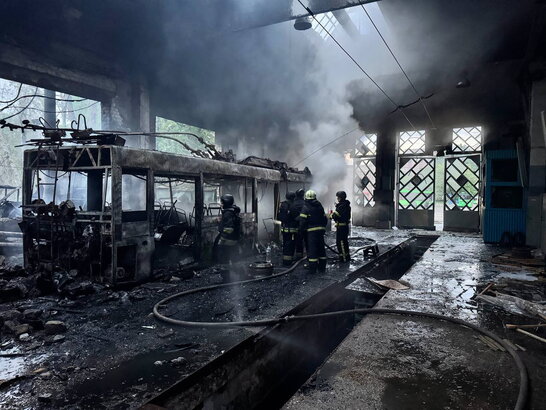 Унаслідок нічної атаки дронів по Харкову пошкоджено тролейбусне депо та житлові будинки, є постраждалі