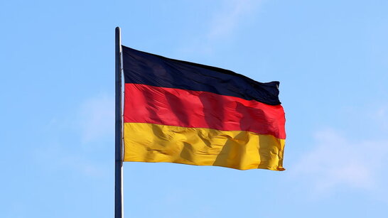 У німецькому Пассау чоловік наїхав на натовп: серед постраждалих його дружина та дитина