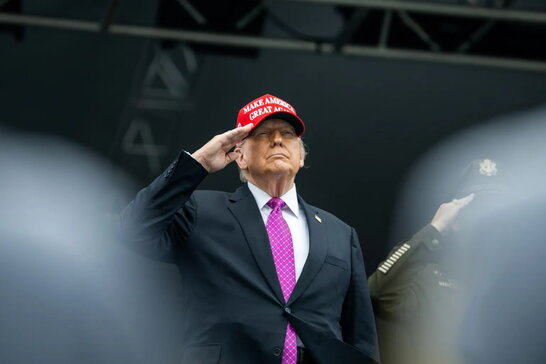 Трамп розкрив джерела своїх статків: мемкоїни, гольф, Біблія та NFT
