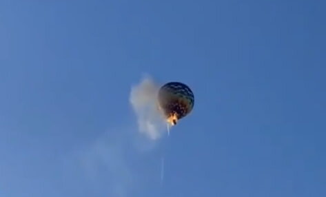 У Бразилії під час польоту загорілася та впала повітряна куля