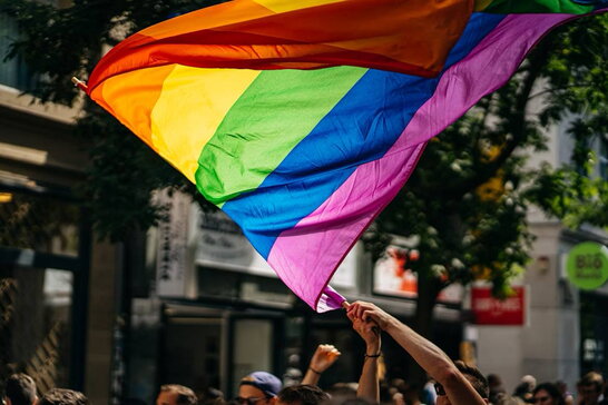 У Будапешті сотні тисяч людей вийшли на ЛГБТ-прайд попри заборону уряду Орбана